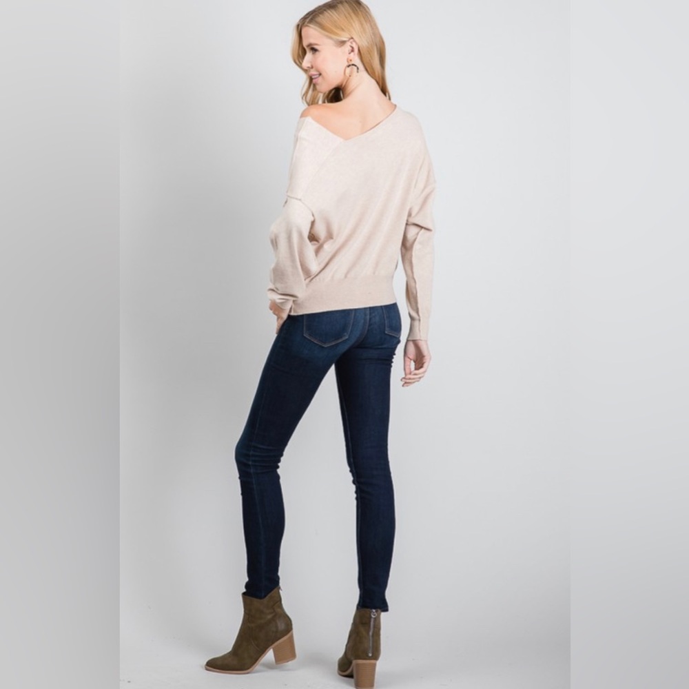 Oversized Sweater - Picture 2 of 4